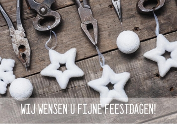 Kerstkaart met gereedschap en sneeuwfiguren