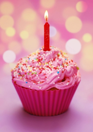 verjaardagkaart kind cupcake roze